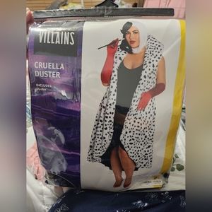 Disney Villians Cruella Duster